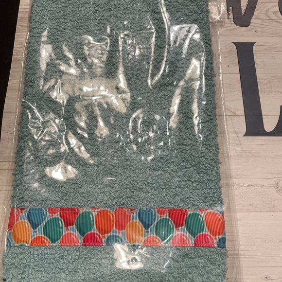 Kids face towels with trims - Picture 2 of 4